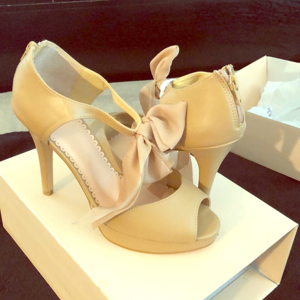 Brand new Madison by Shoe-dazzle.